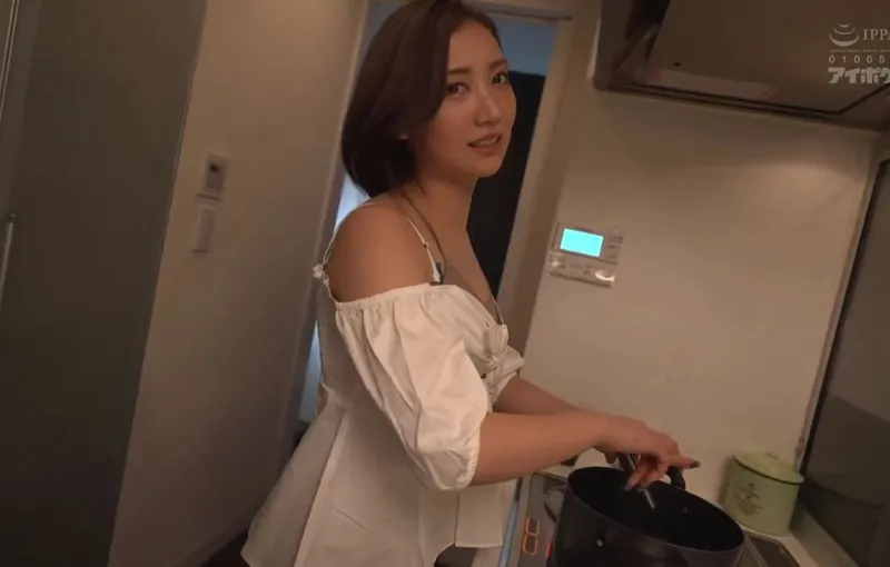 Cậu em ông chồng trúng số và người vợ sắp cưới của anh trai có chiếc lưỡi điêu luyện